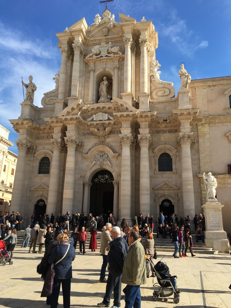 Late morning outside the Cathederal