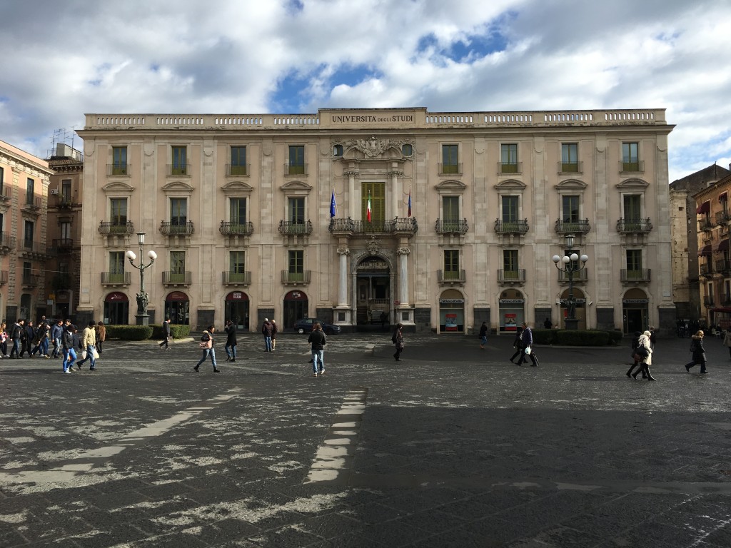 Piazza Universita